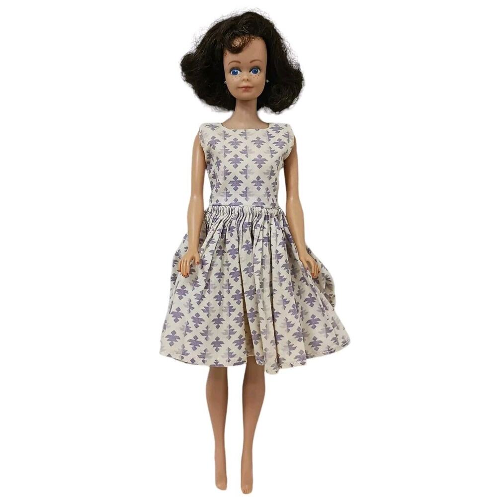 1962 Barbie MIDGE Doll Blue Eyes Brown Hair Freckles RED Nails EARRINGS RARE